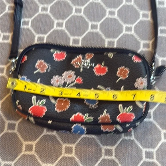 Coach Crossbody Bag with Daisy Field print - Picture 13 of 14